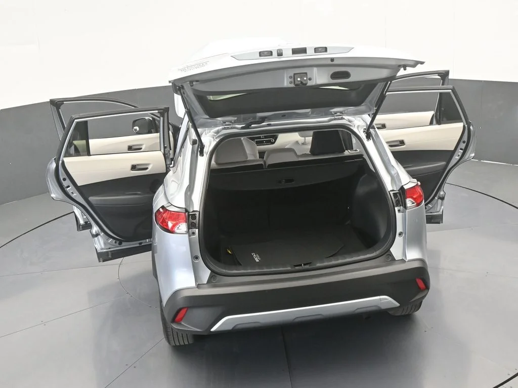 Used 2025 Silver Toyota L image 63