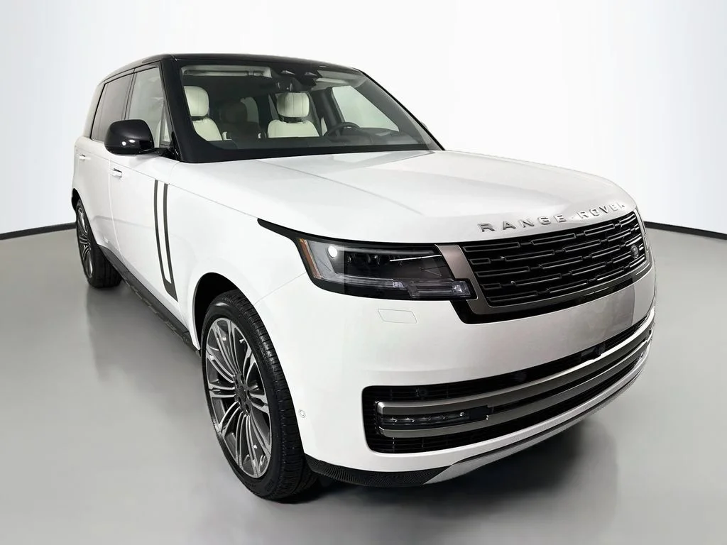 New 2026 Fuji White Land Rover SE image 7