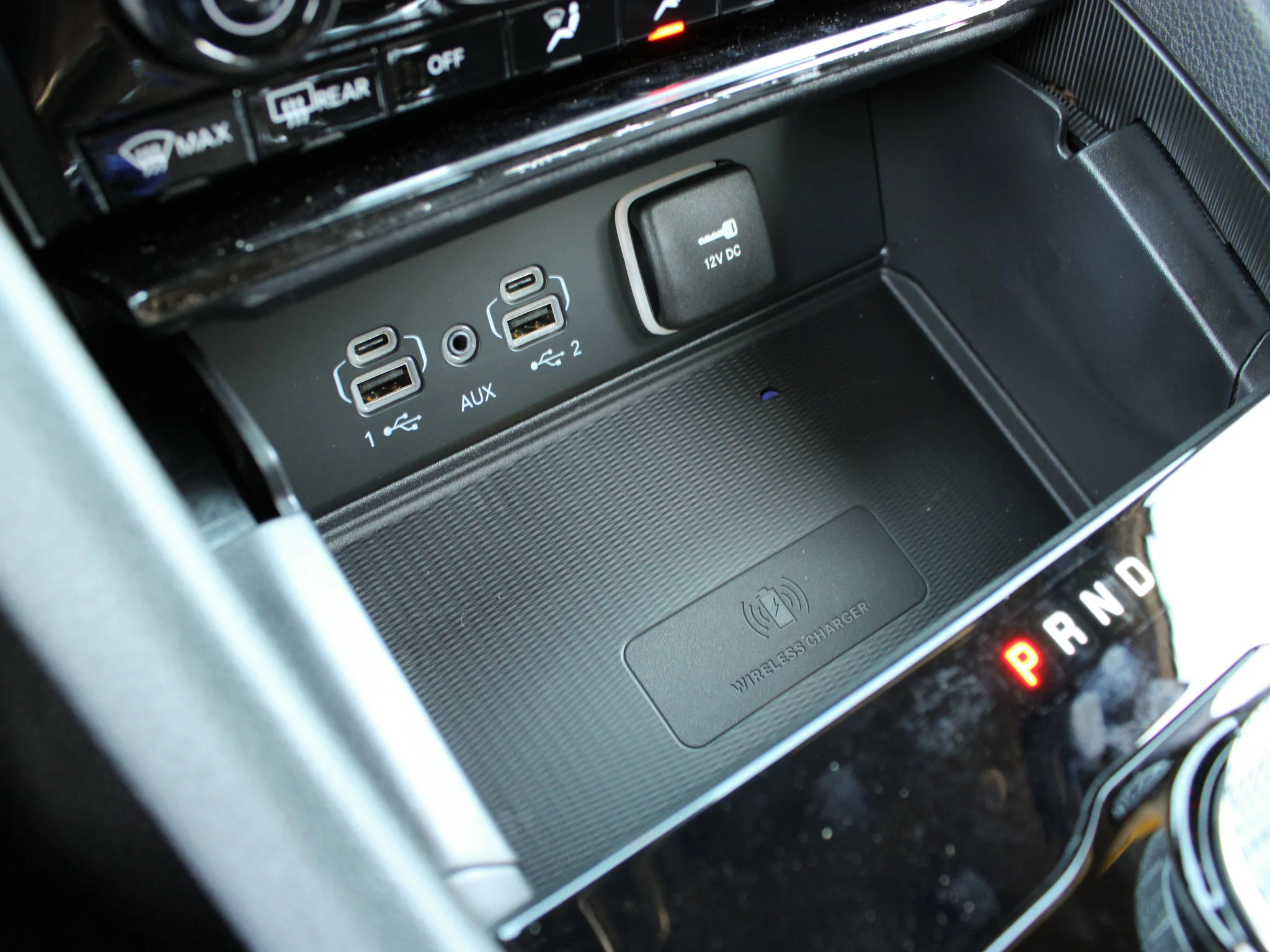 Used 2025 Grey Jeep Altitude* 4x4, Sunroof, Heated Leather, Wireless Charging Pad image 19
