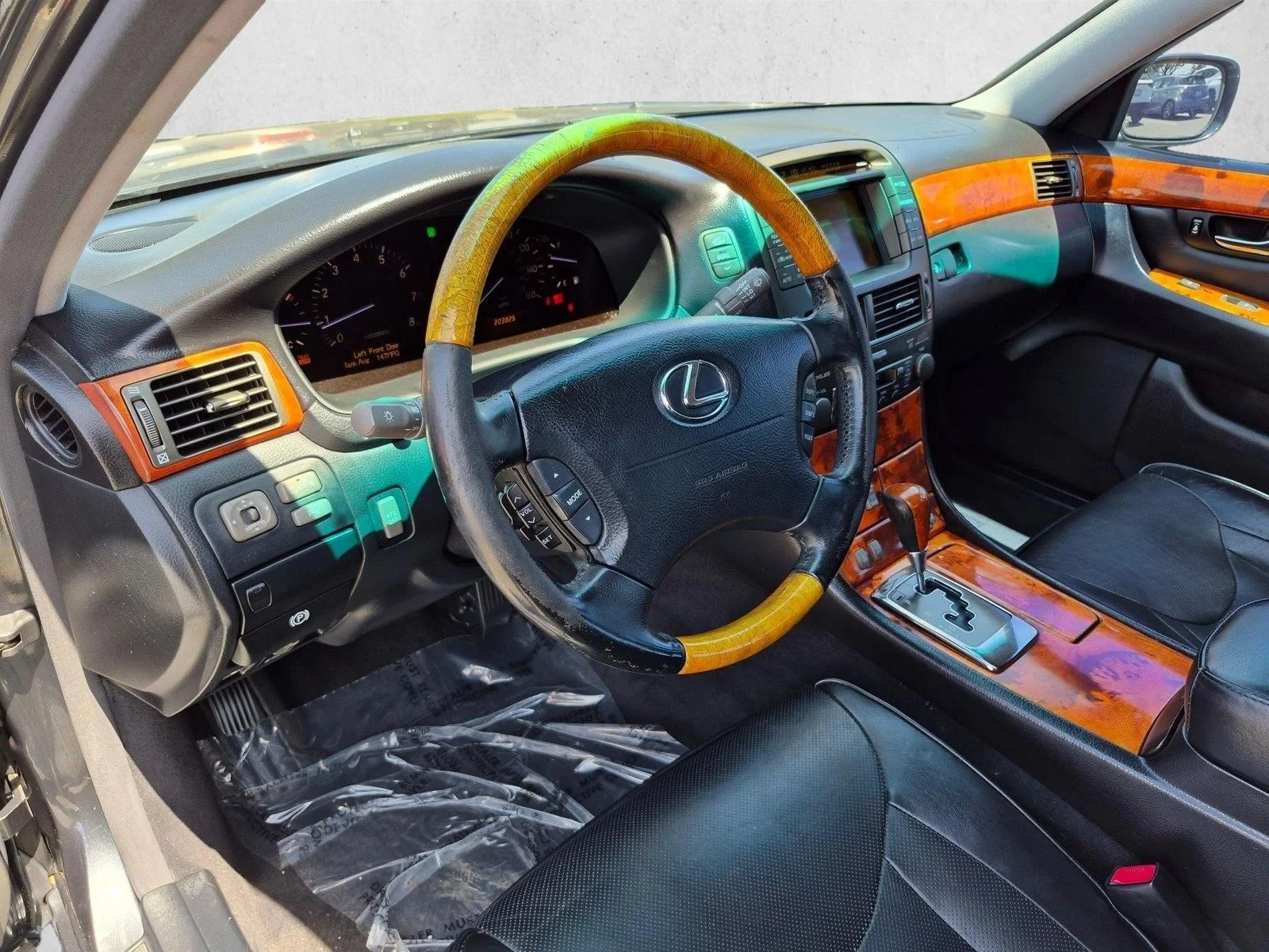 Used 2004 Silver/Gray Lexus  image 10