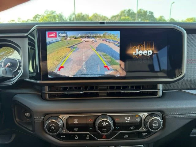 Used 2024 Silver Jeep Rubicon image 21