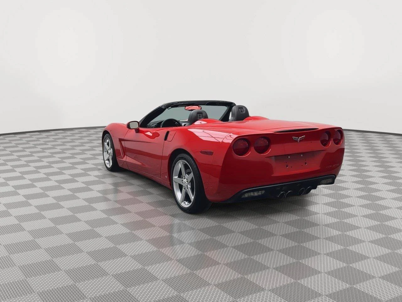 Used 2006 Victory Red Chevrolet  image 32