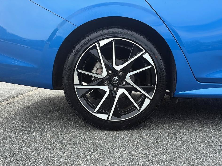 Used 2025 Electric Blue Metallic Nissan SR image 11