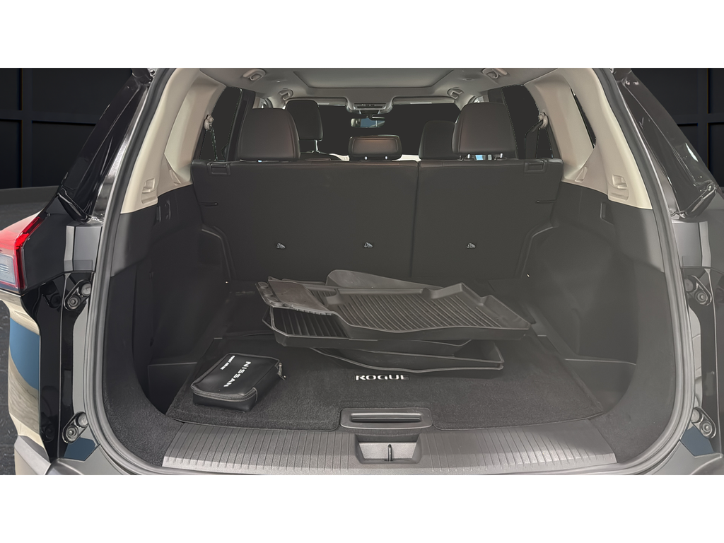 Used 2023 Super Black Nissan Platinum image 25