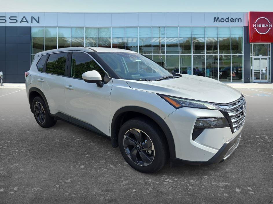 Certified Used 2026 Everest White Pearl Tricoat Nissan SV image 3