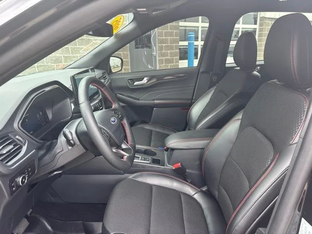 Used 2025 Agate Black Metallic Ford ST-Line Elite image 12
