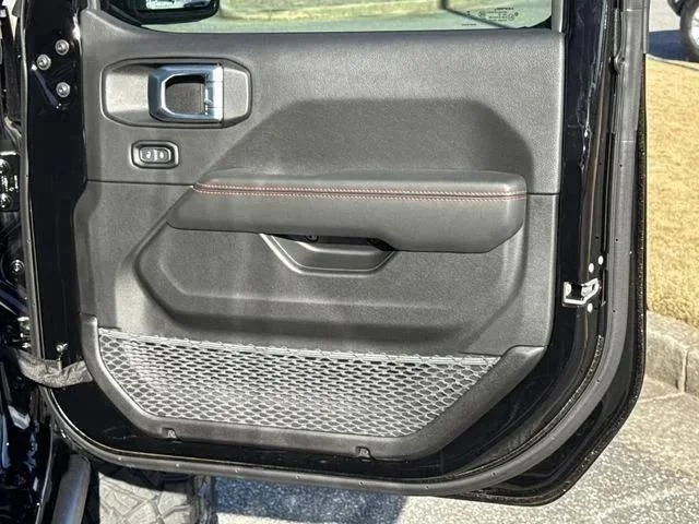 New 2026 Black Clear-Coat Exterior Paint Jeep Rubicon image 16