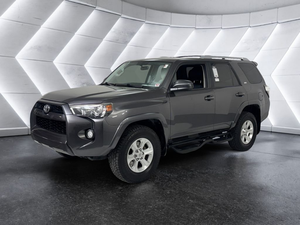 Used 2018 Gray Toyota SR5 image 3