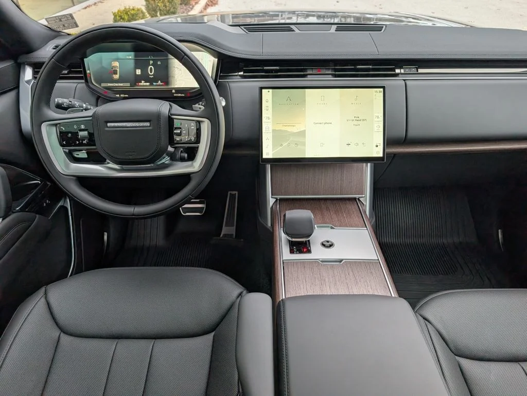 New 2026 Santorini Black Land Rover SE image 9