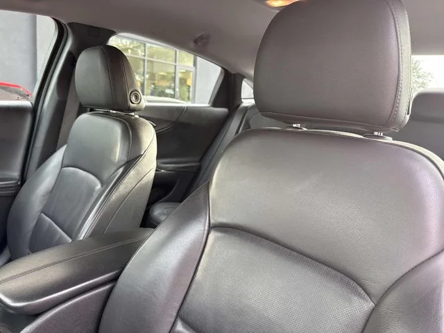 Used 2024 Gray Chevrolet LT image 27