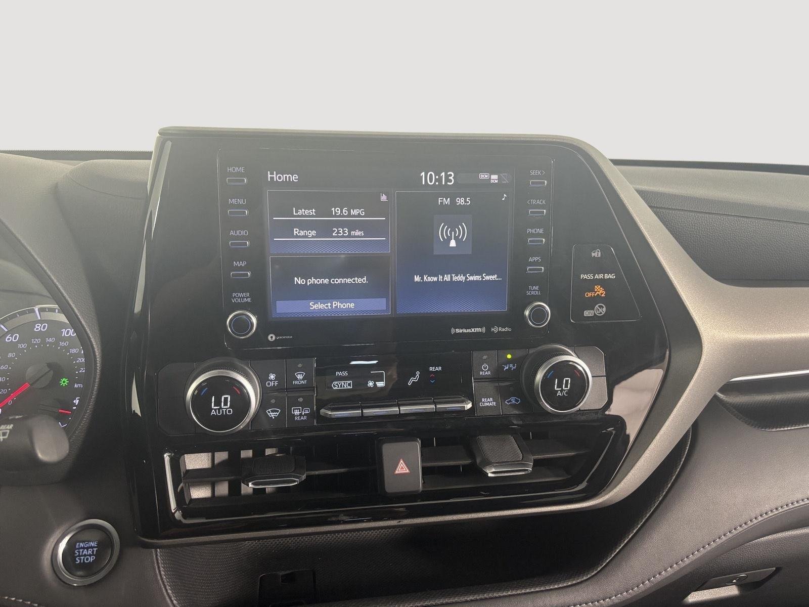 Used 2020 Magnetic Gray Metallic Toyota LE image 22