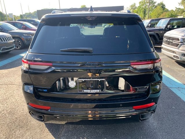 Used 2023 Black Jeep Summit Reserve 4xe image 3