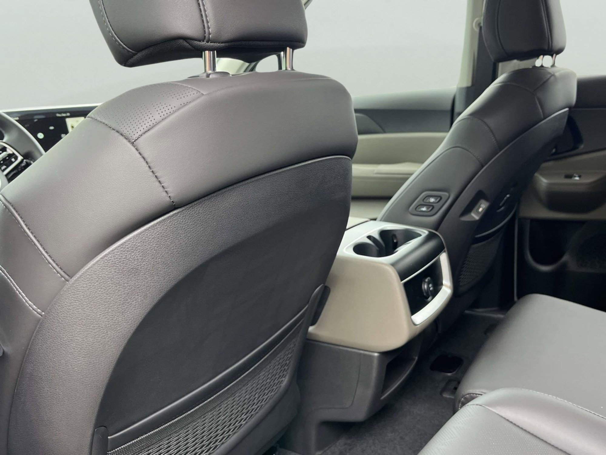 New 2026 Ivory Silver Kia EX image 22
