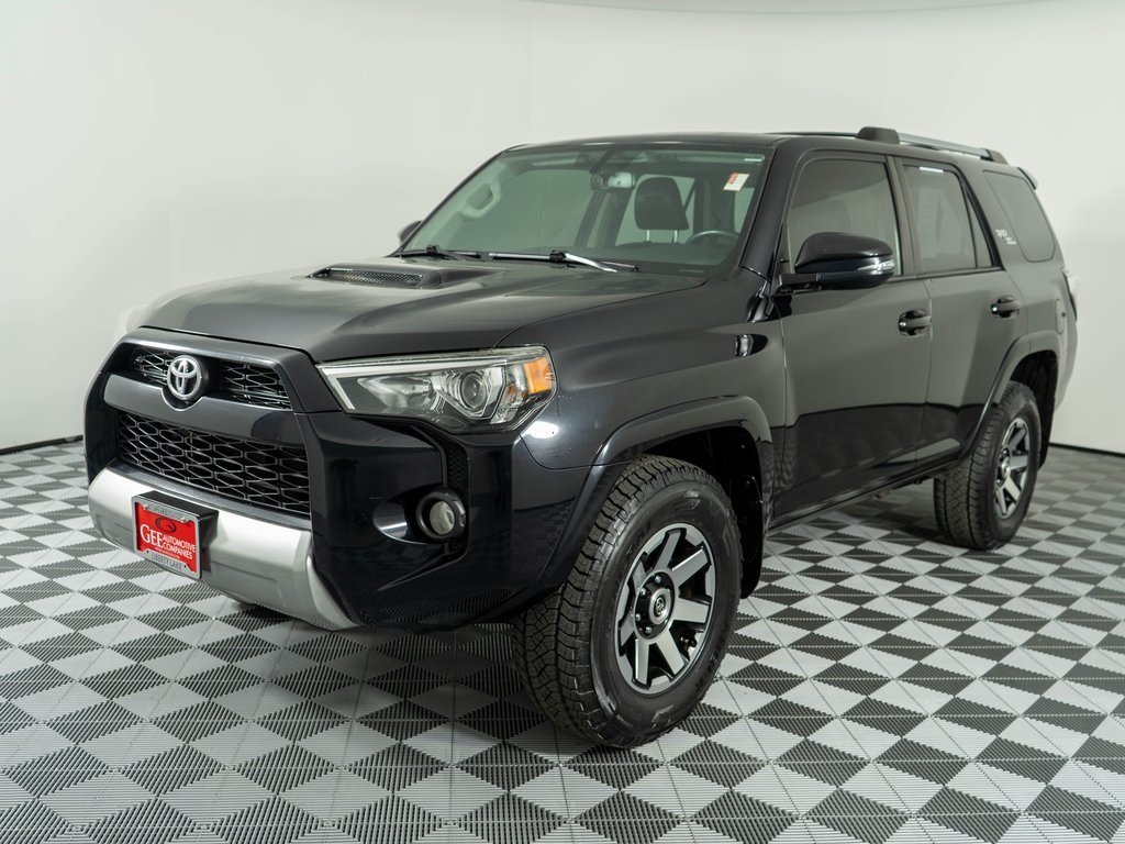 2018 Toyota 4Runner TRD Off-Road Premium photo 3