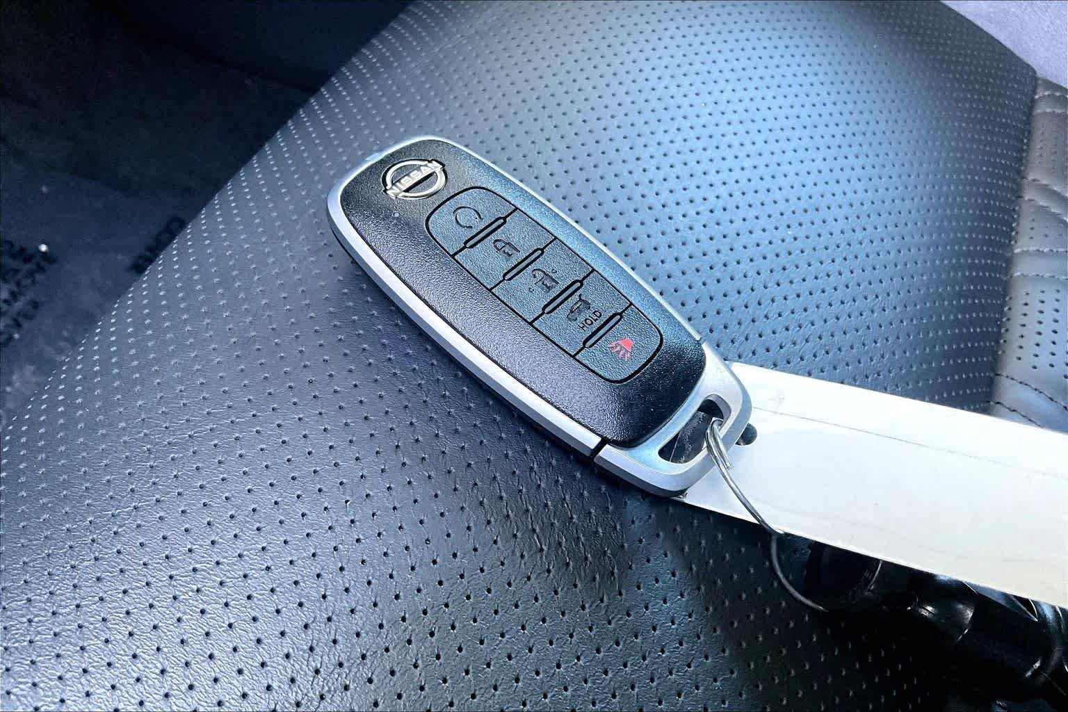 Used 2025 Everest White Pearl Nissan Platinum image 15
