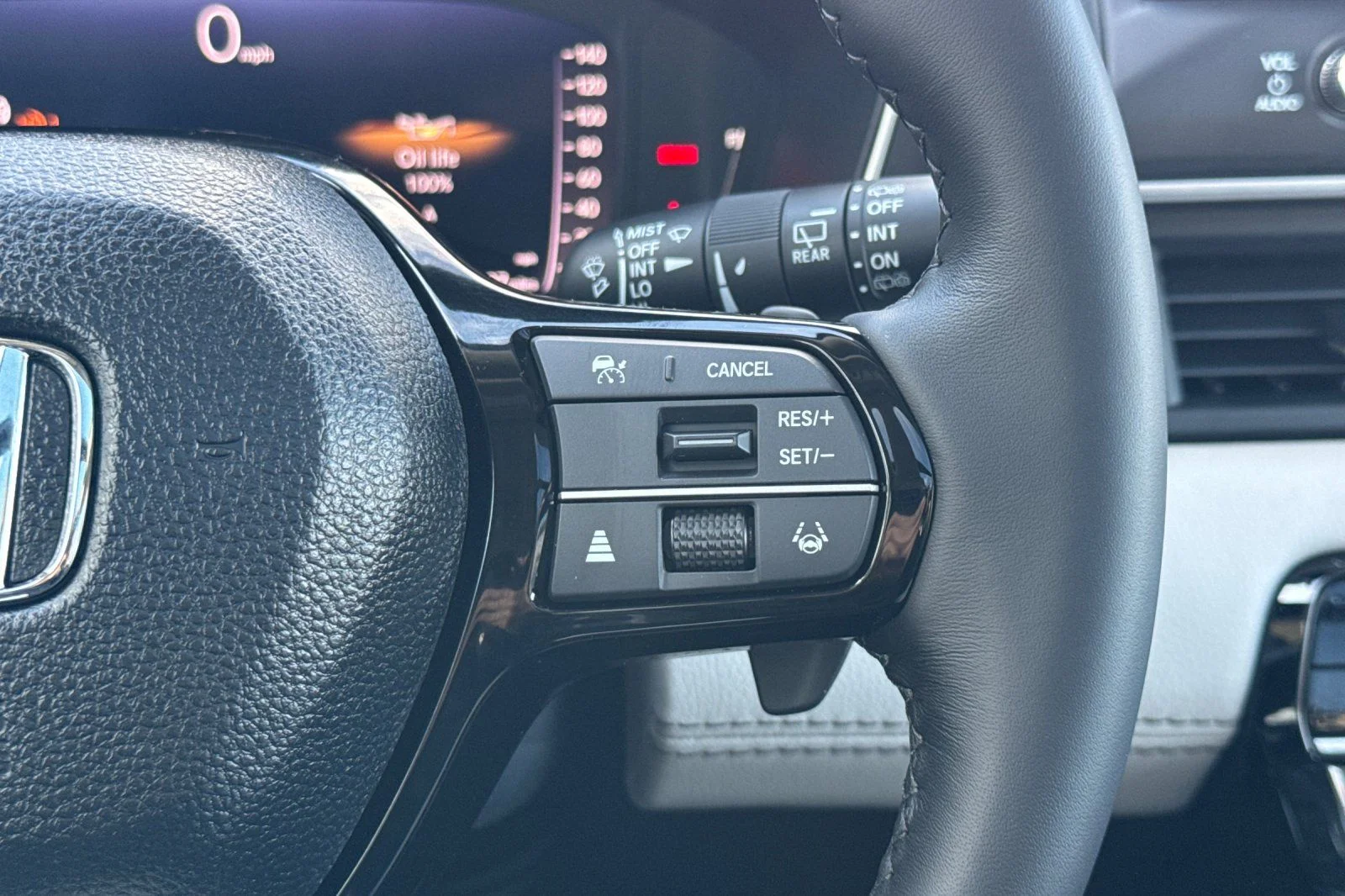 New 2026 Platinum White Pearl Honda AWD Touring image 30
