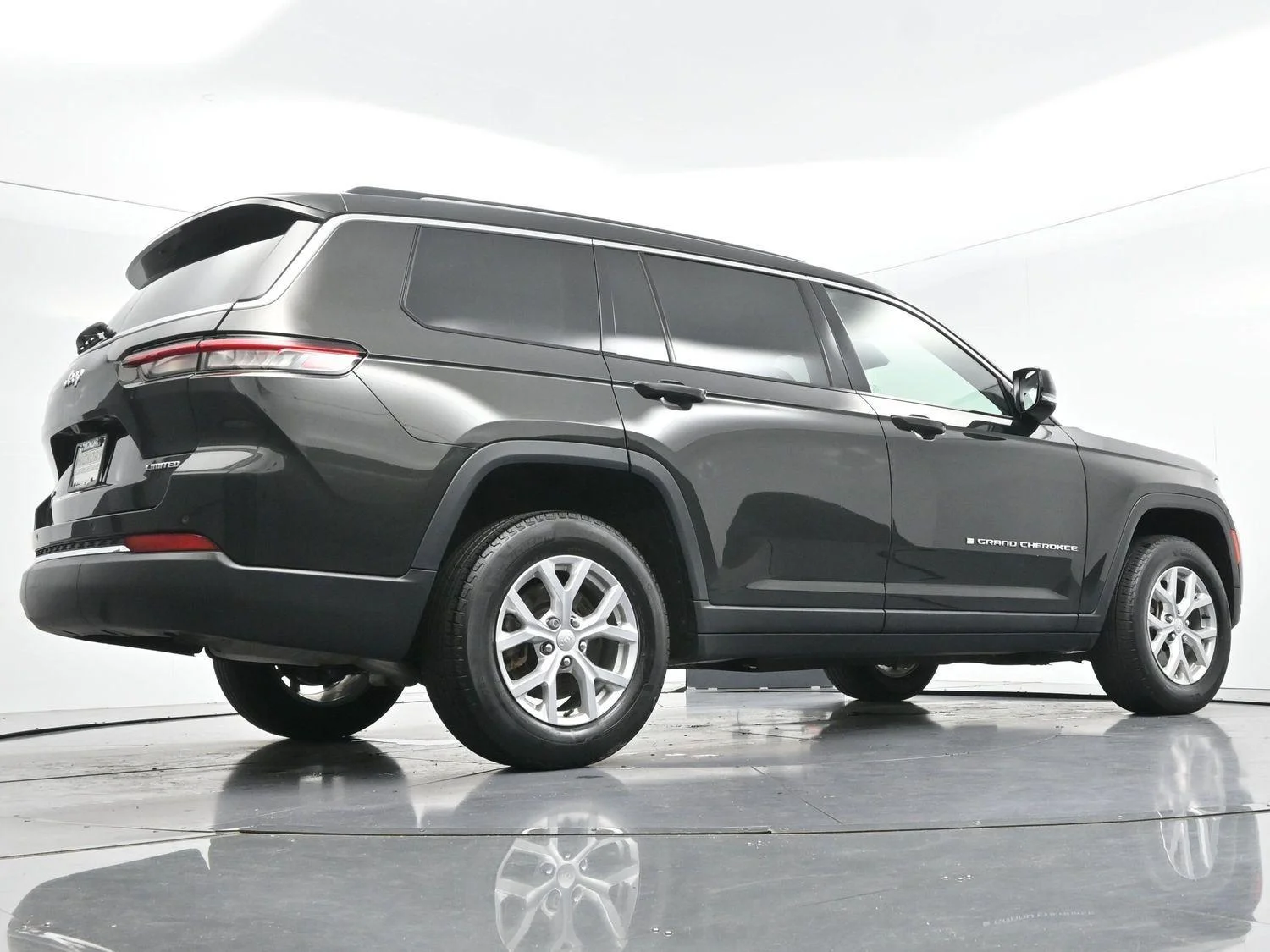 Used 2023 Rocky Mountain Pearlcoat Jeep Limited image 58