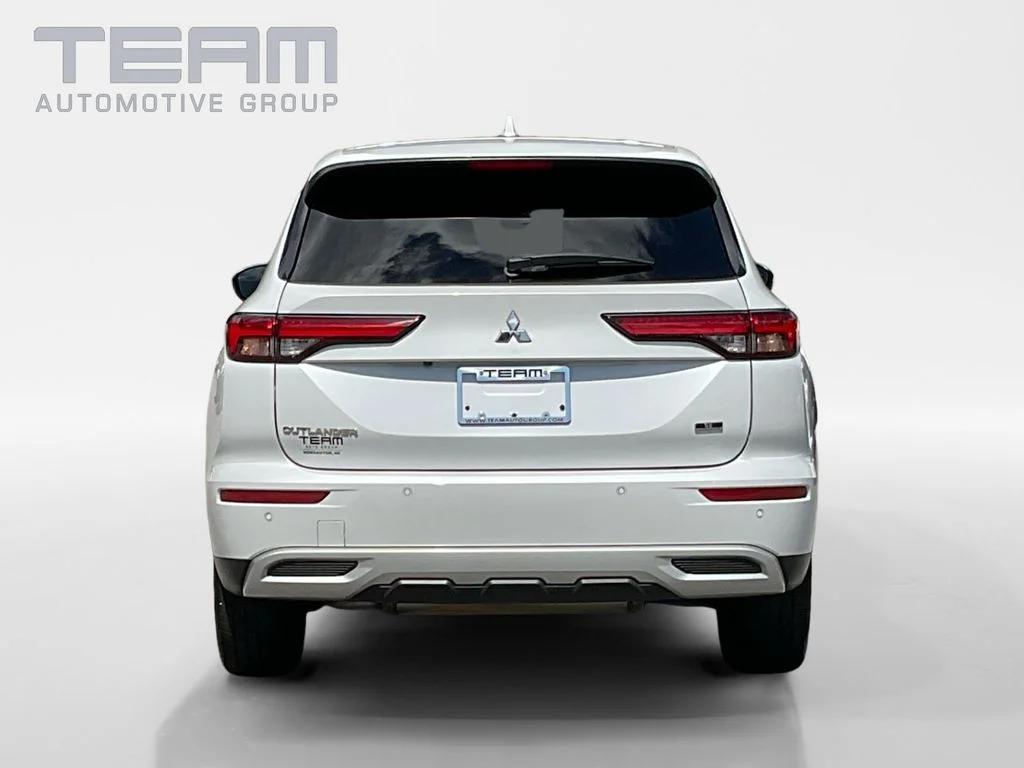 Used 2023 White Mitsubishi SE Special Edition image 6