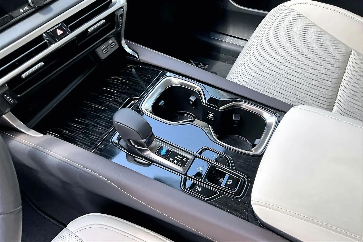 Used 2024 Iridium Lexus  image 17