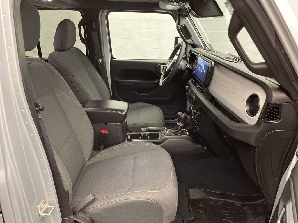 Used 2024 Silver Jeep Sport S image 22
