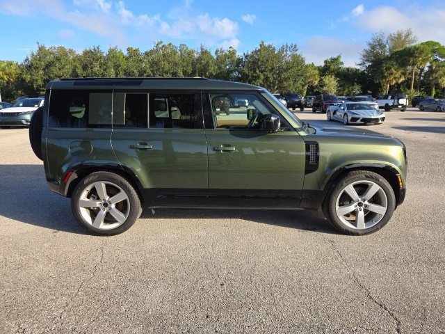 Used 2026 Woolstone Green Metallic Land Rover X-Dynamic SE image 6