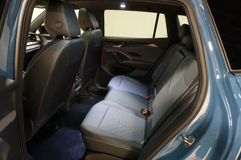 New 2026 Monterey Blue with Deep Black Roof Volkswagen 2.0T SE R-Line Black image 11