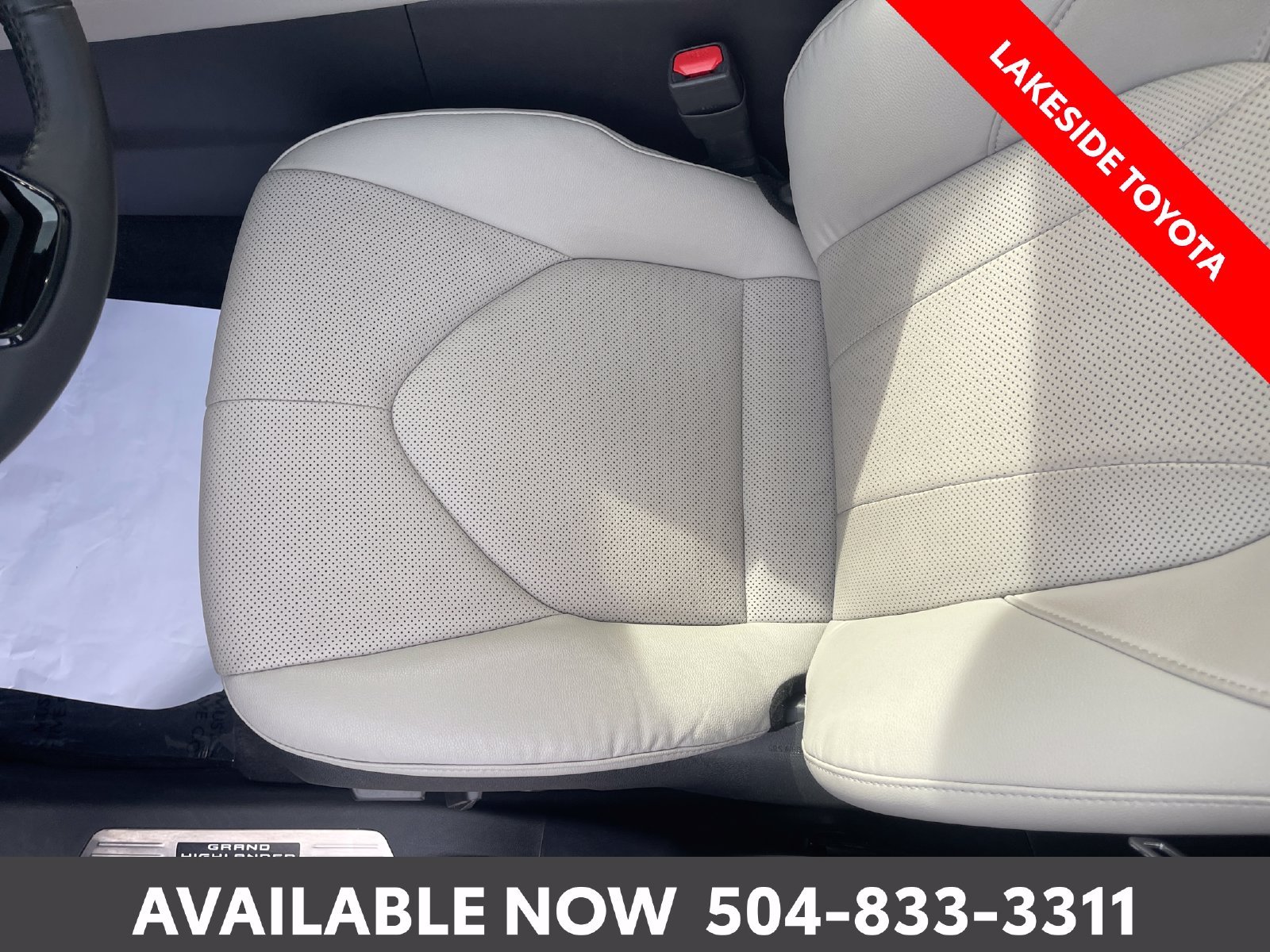 Certified Used 2025  Toyota Limited image 32