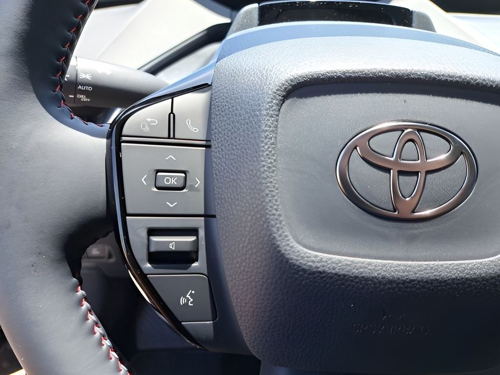 2025 Toyota Prius XSE - Photo 18