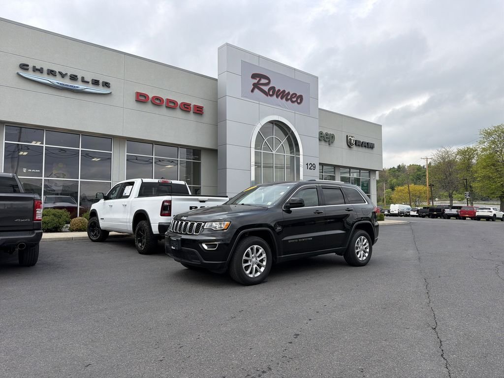 2021 Jeep Grand Cherokee Laredo E 4WD's photo