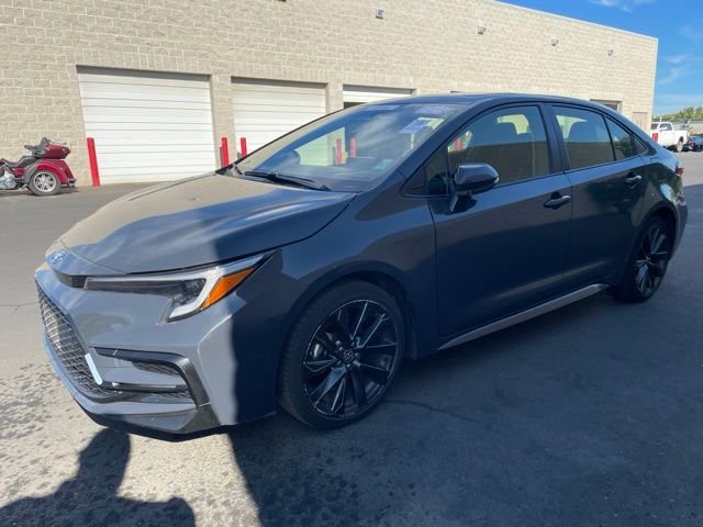 Used 2024  Toyota SE image 3