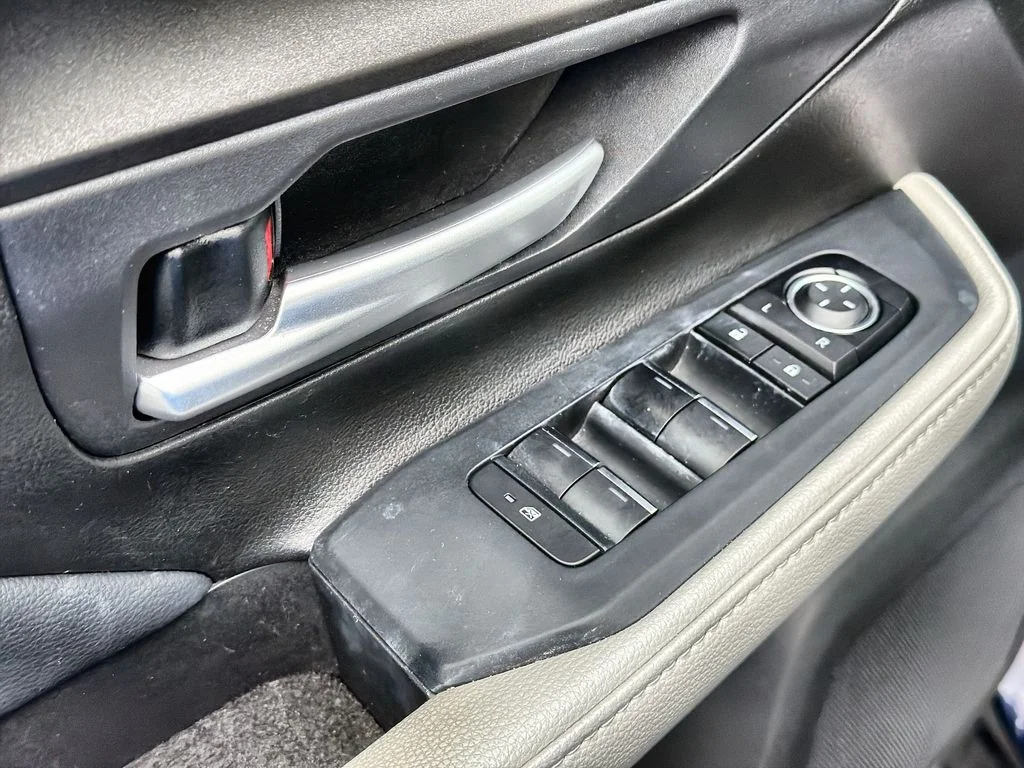 Used 2024  Toyota XLE image 11