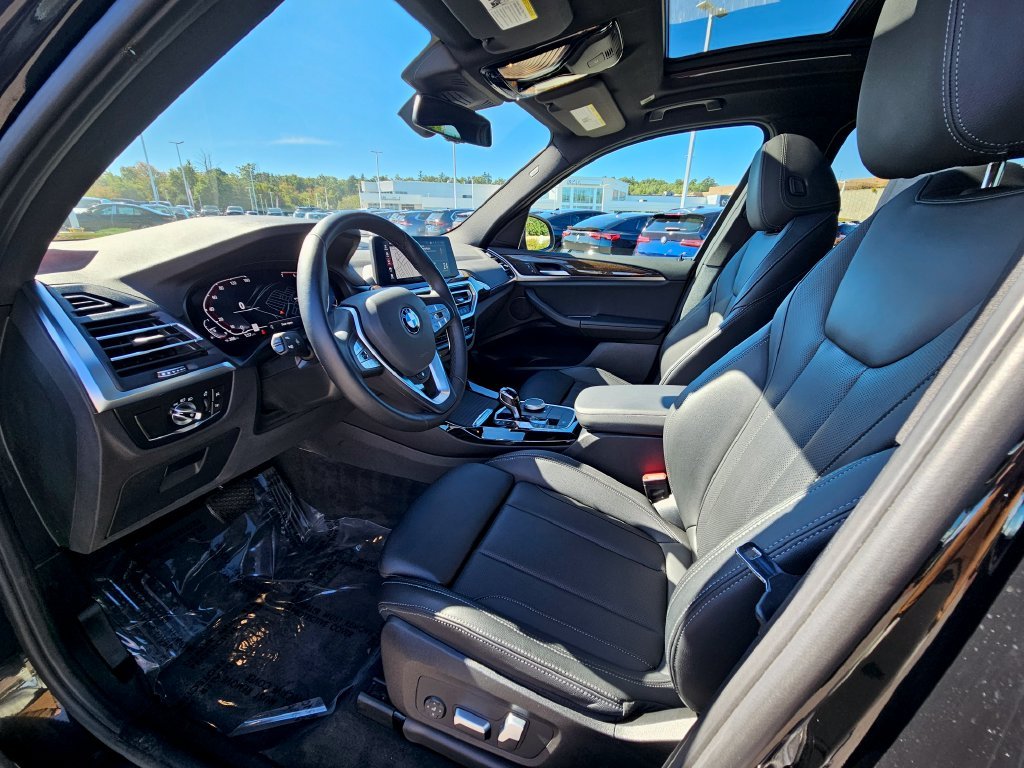 Used 2023 Jet Black BMW xDrive30i image 14