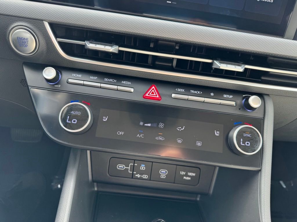 2025 Hyundai Sonata SEL - Photo 14