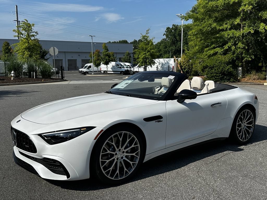 New 2026 MANUFAKTUR Moonlight White Metallic Mercedes-Benz AMG® SL 43 image 37