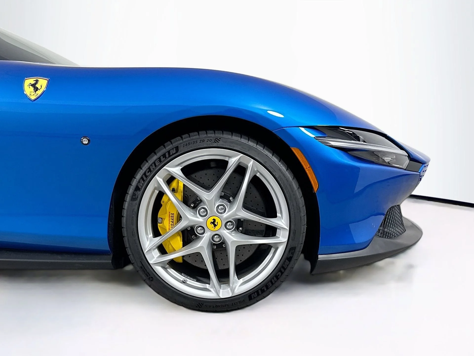 Certified Used 2025 Blu Corsa Ferrari Base image 28