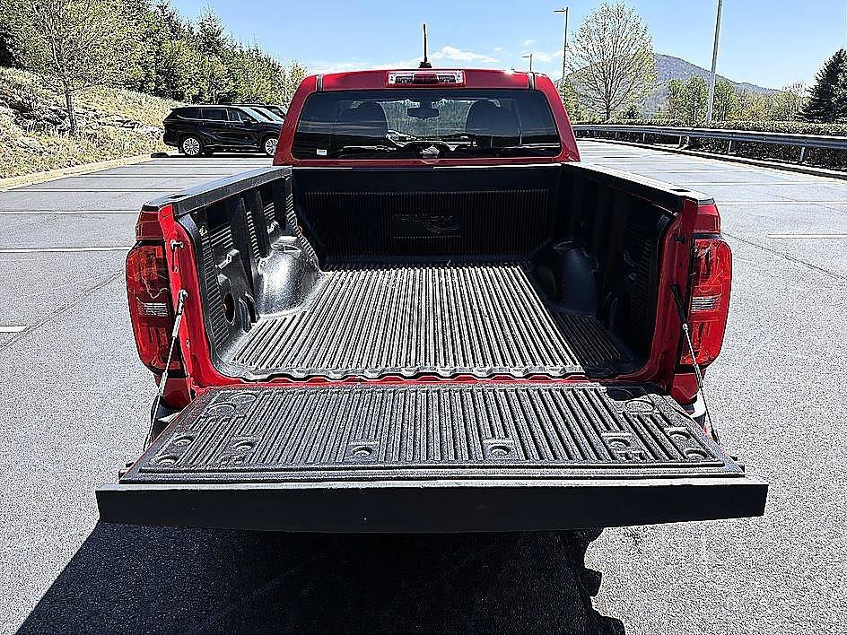 Used 2018 Red Hot Chevrolet 4WD LT image 21