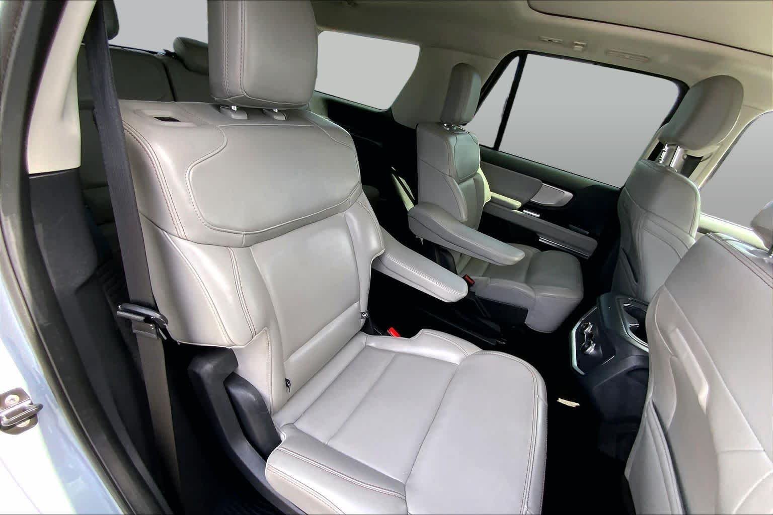 Certified Used 2025 Glacier Gray Metallic Ford Active image 19