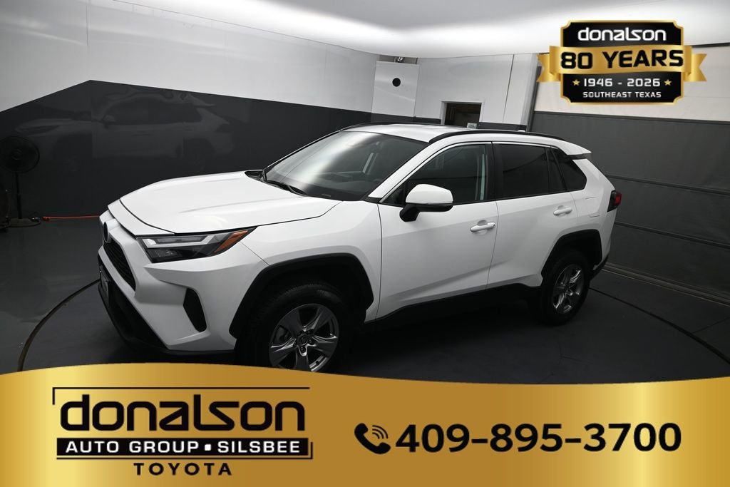 Used 2025 White Toyota XLE image 18