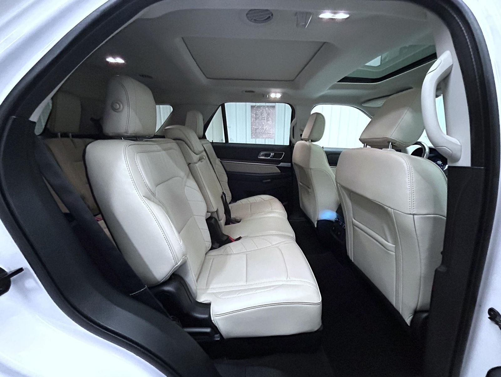 Used 2019 White Ford Limited image 18