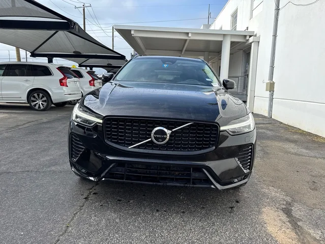 2023 Volvo XC60 B5 Plus Dark Theme
