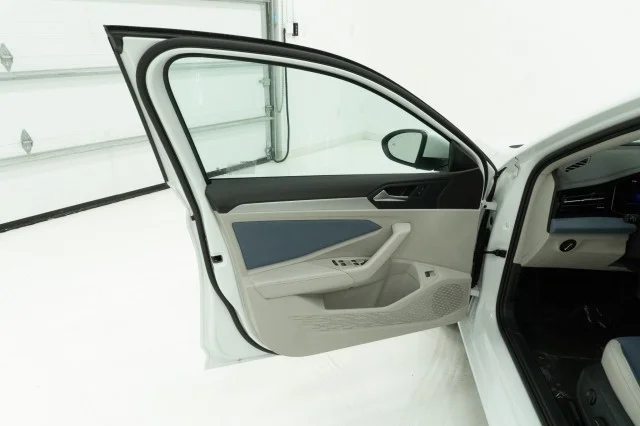 2026 Volkswagen Jetta SE - Photo 13