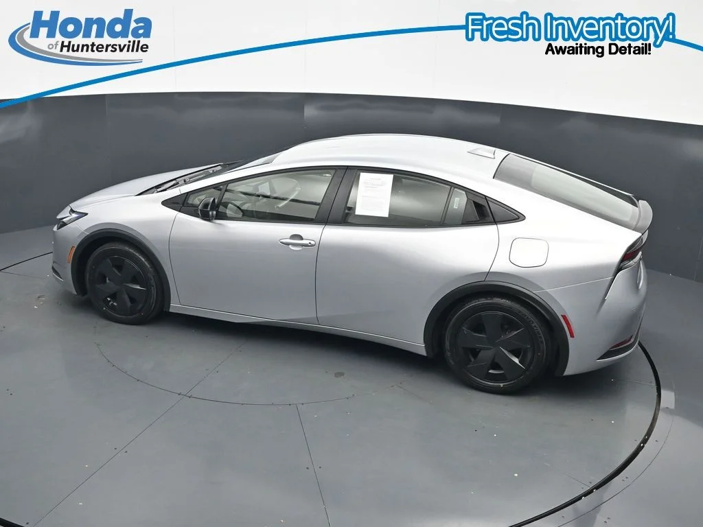 Used 2025 Cutting Edge Toyota LE image 21