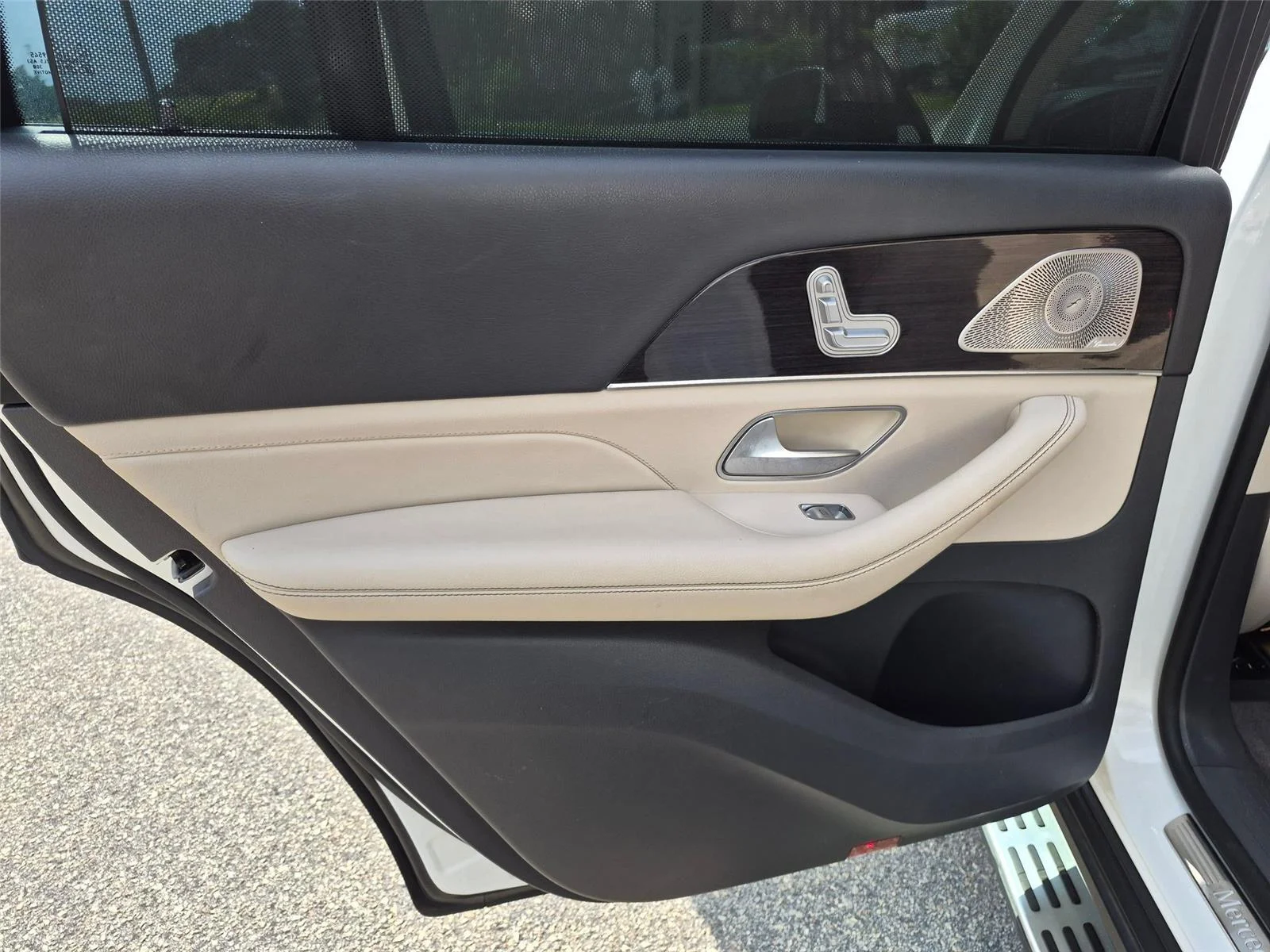 Used 2020 designo Diamond White Metallic Mercedes-Benz GLS 450 image 25