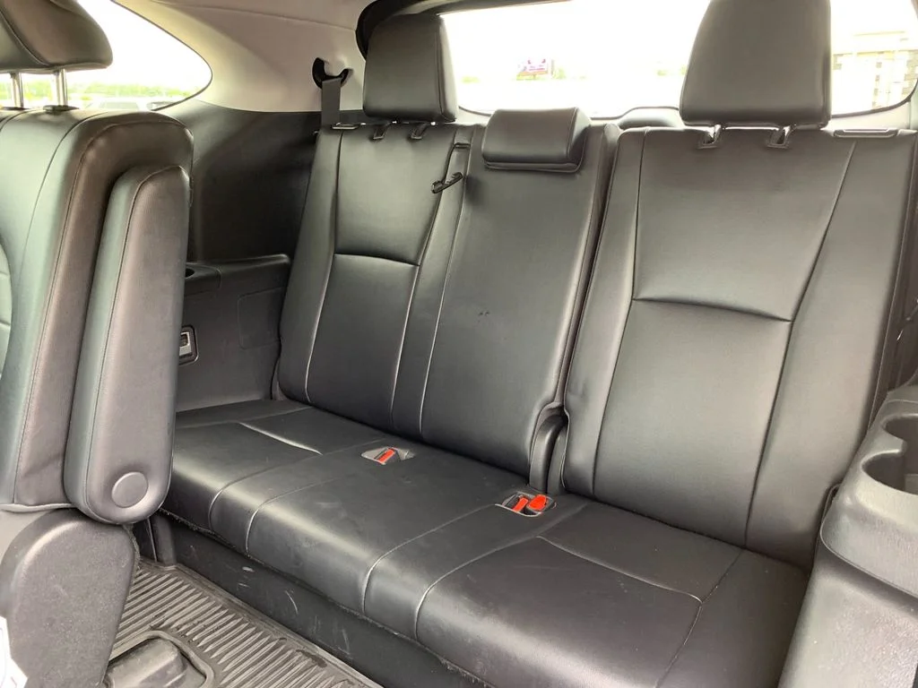 Used 2022 Silver Toyota XLE image 18