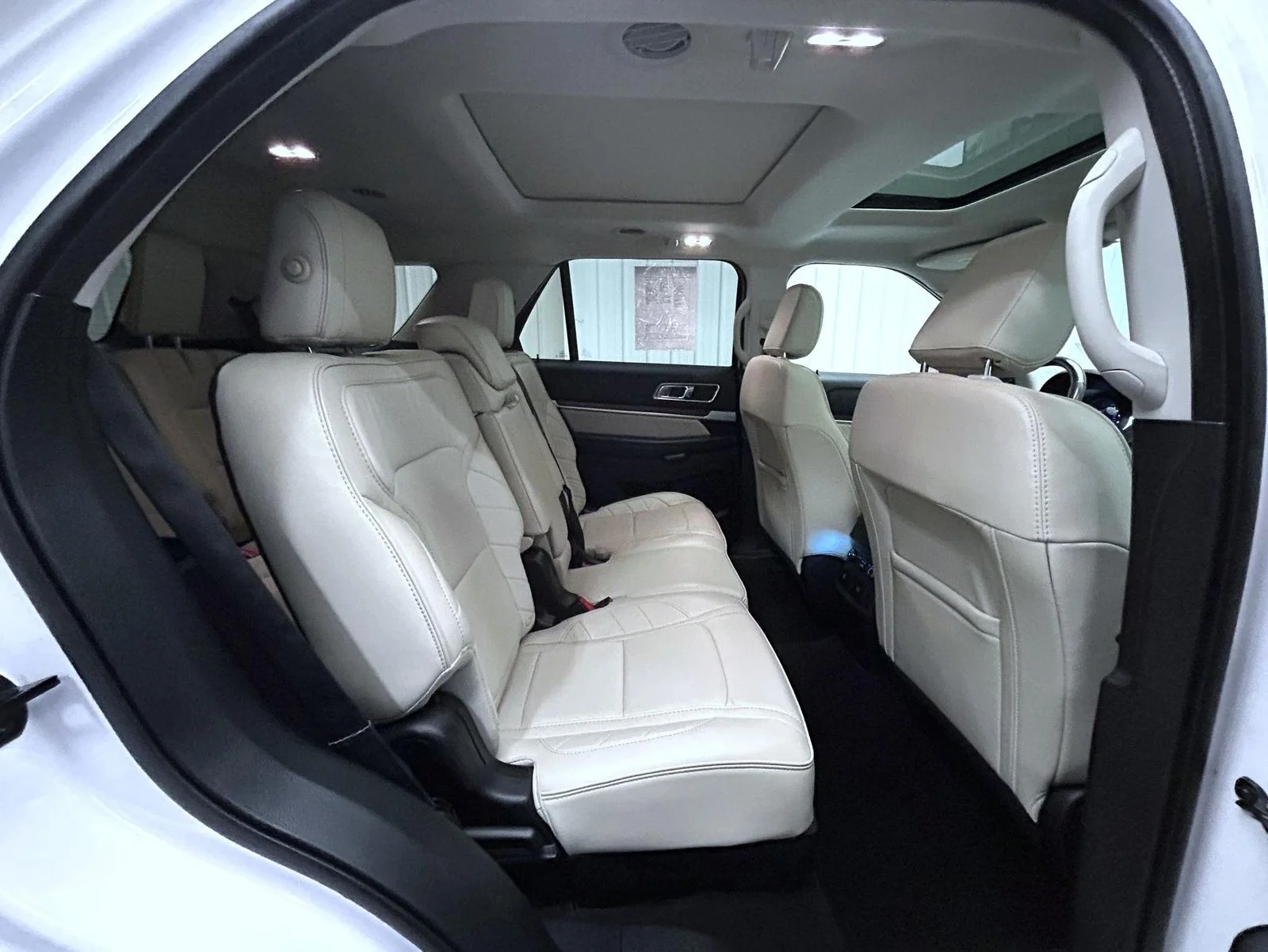 Used 2019 White Ford Limited image 18