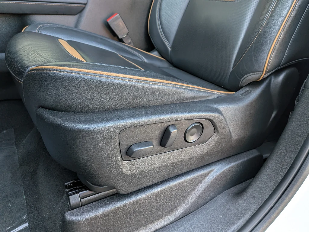 Used 2021 Summit White GMC AT4 image 24