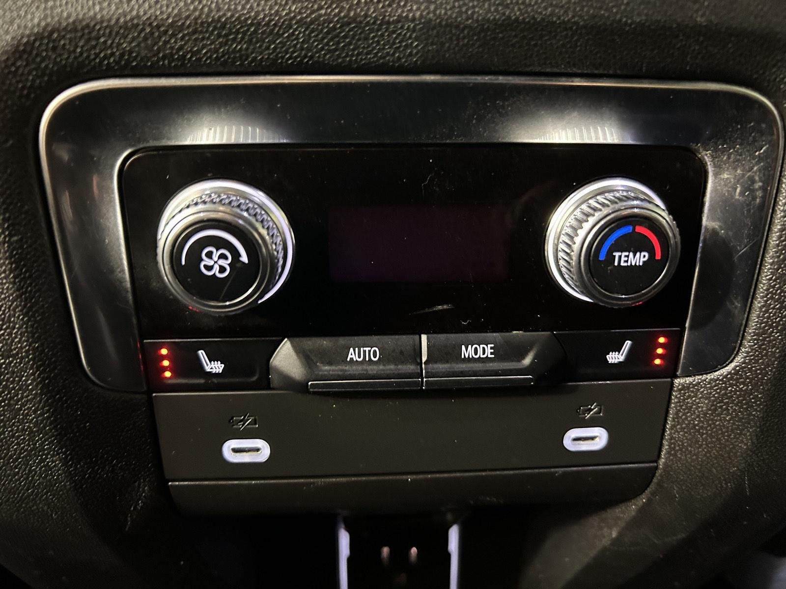 Used 2023 Onyx Black GMC SLT image 36