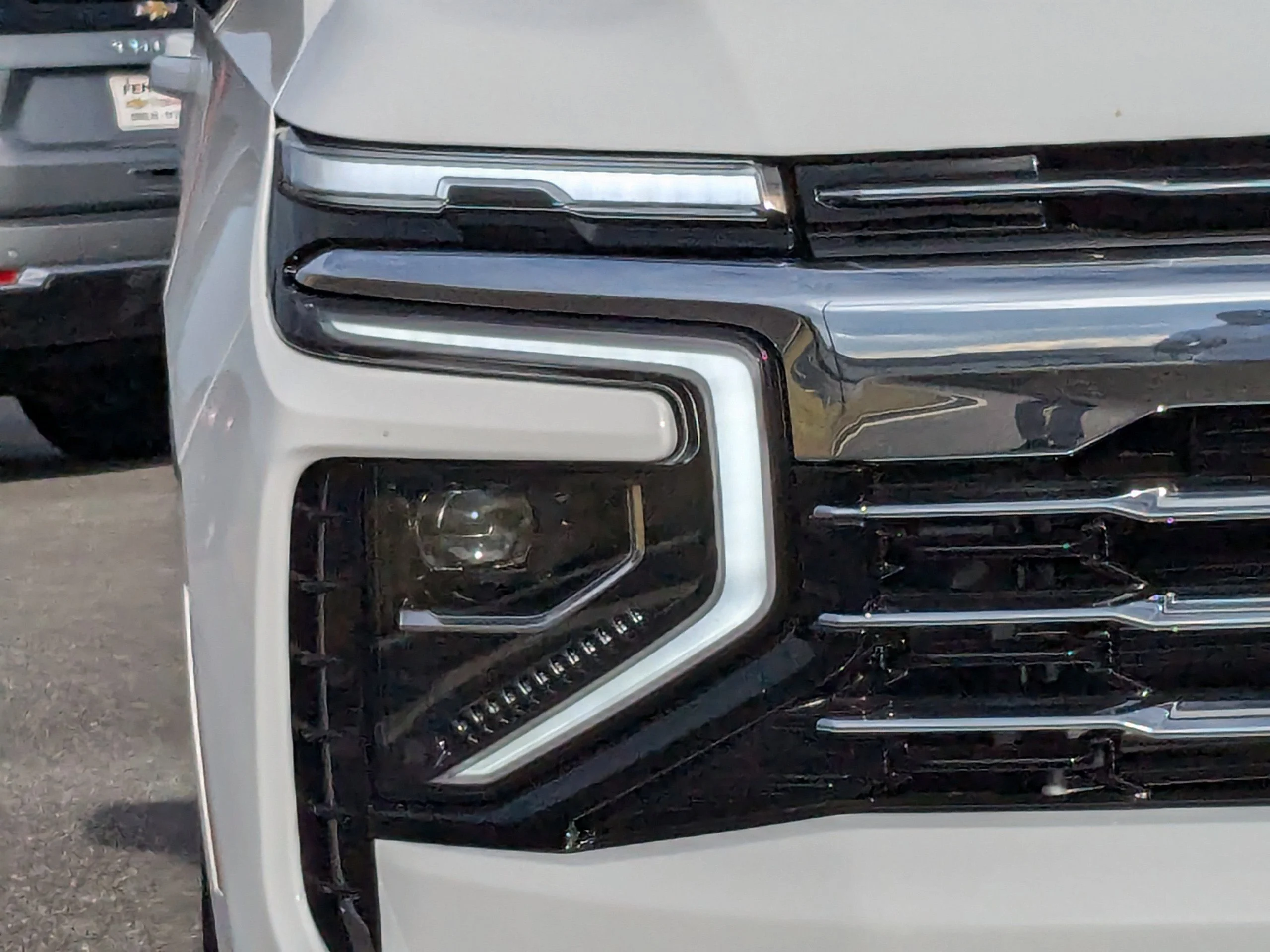New 2025 Summit White Chevrolet LT image 10
