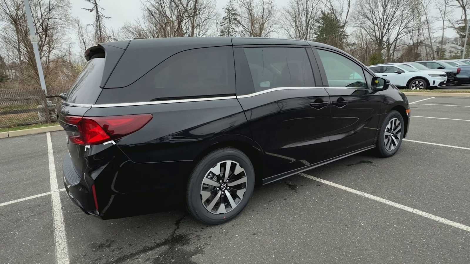 2026 Honda Odyssey EX-L - Photo 8