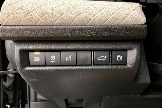 2025 Toyota Camry XLE - Photo 37